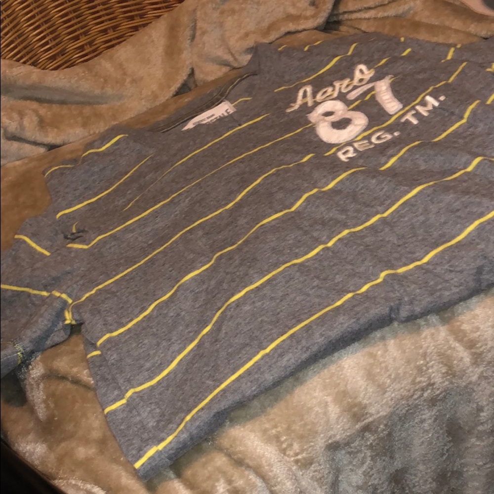 Aeropostale Men’s Xsmall T-shirt V neck